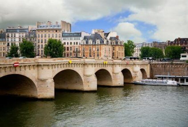 1st Day in Paris Discovery Private Tour: 'How-to' Orientation & Sightseeing Fun! - Key Things You’ll Notice Right Away