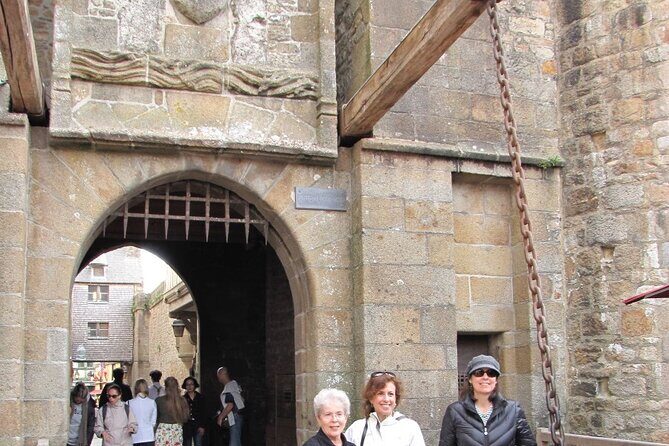 2-Hour Guided Walking tour of the Mont Saint Michel - Duration, transport, and pacing: how to fit it into your day
