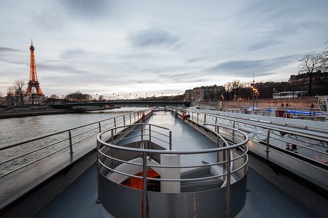 Bateaux Mouches Dinner Cruise on the Seine River in Paris - Prestige vs Excellence: your meal and your window priority