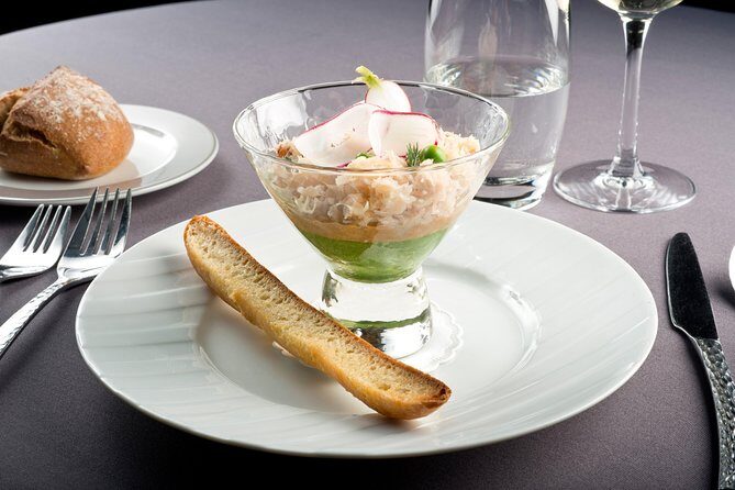 Bateaux Parisiens Seine River Gourmet Dinner & Sightseeing Cruise - From the Eiffel Tower to the Lit-Up Seine: How the Evening Really Works