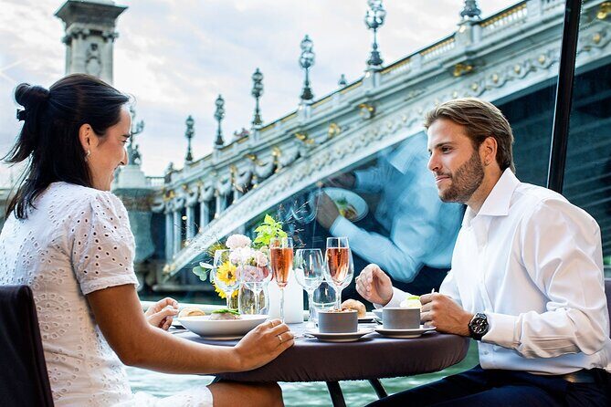Bateaux Parisiens Seine River Gourmet Lunch & Sightseeing Cruise - The lunch menu: what you’re choosing and what’s likely on your plate