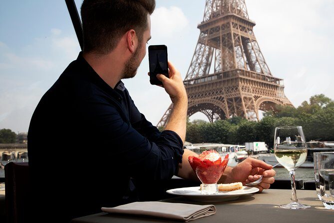 Bateaux Parisiens Seine River Gourmet Lunch & Sightseeing Cruise - The 2-hour Seine route: Eiffel Tower to the Louvre side of Paris