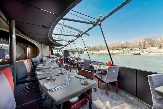 Bateaux Parisiens Seine River Gourmet Lunch & Sightseeing Cruise - Champagne, kir, and the wine choices you’ll actually taste