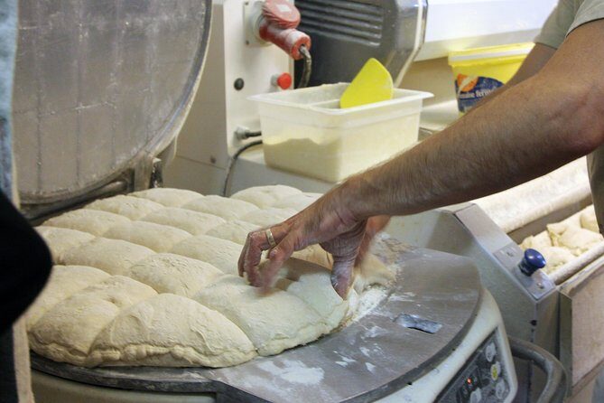 Behind the Scenes of a Boulangerie: French Bakery Tour in Paris - The Take-Home Baguette and Croissant: Your Quality Check
