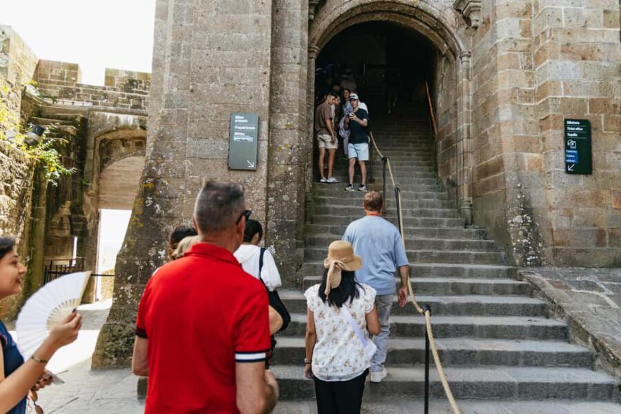 Day Trip to Mont-Saint-Michel from Paris - Timing and weather: how to avoid the common photo-moment stress