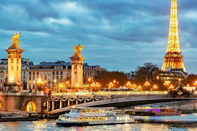 Dinner Cruise Prestige Check-out from the Eiffel Tower - A Seine dinner cruise with real Eiffel Tower time