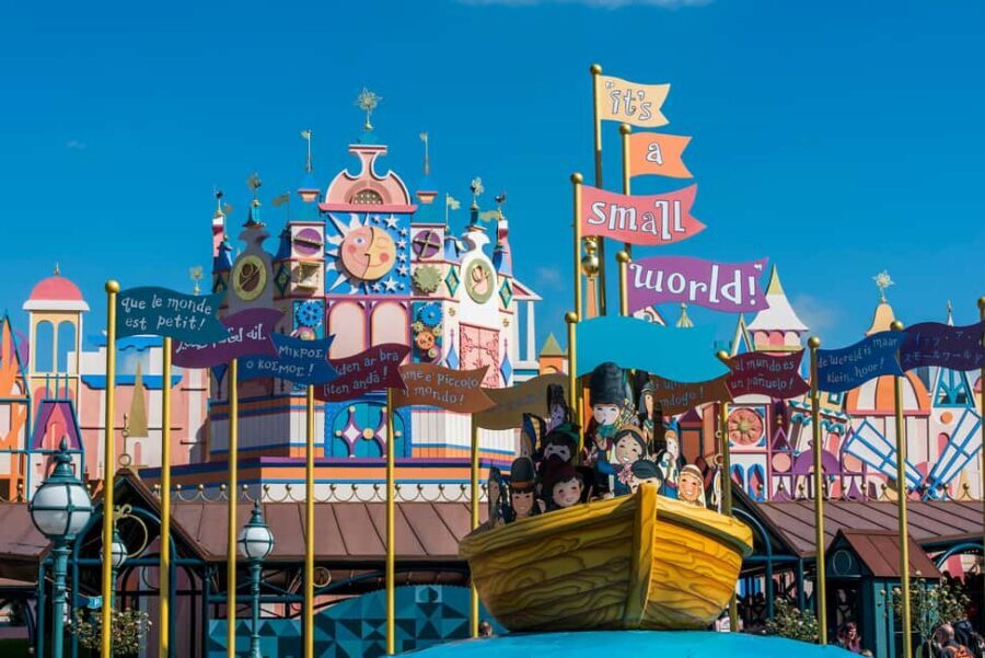 Disneyland® Paris Tickets and Shuttle Transport - The themed shuttle to Winnie Parking (comfort you’ll actually feel)