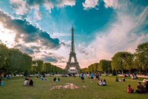 Eiffel Tower Access to 2nd Floor & Summit with Host by Lift - Meeting Point at 45 Av. de la Bourdonnais: Don’t Be Late