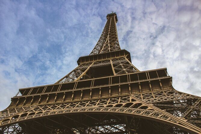 Eiffel Tower Access to 2nd Floor & Summit with Host by Lift - 2 Hours Worth Planning: How to Use Your Time Smartly