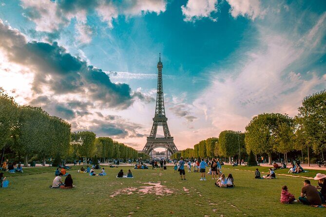 Eiffel Tower Access to 2nd Floor & Summit with Host by Lift - Meeting Point at 45 Av. de la Bourdonnais: Don’t Be Late