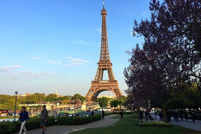 Eiffel Tower Elevator Tour with Optional Summit & Cruise Access - Optional Summit Upgrade: Who Should Go Higher?