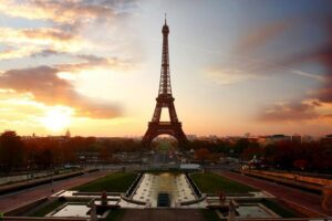 Eiffel Tower Tour with Optional Summit and Seine River Cruise - Eiffel Tower Start: Why the Meeting Point and Backstory Matter
