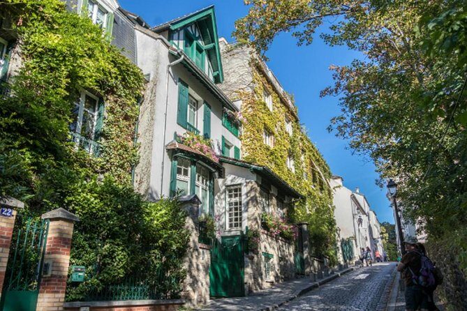 Escape game in Montmartre - How the Riddle Format Works (and How to Win Without Stress)