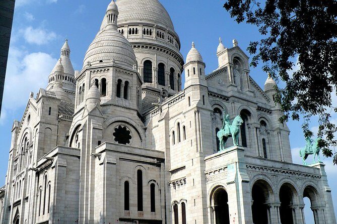 Escape game in Montmartre - Your 2-Hour Montmartre Route: From Sacré-Cœur to Clos Montmartre