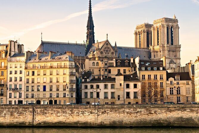 Escape game on the Île de la Cité - Sainte-Chapelle: The Best Moment to Let the Game Slow You Down