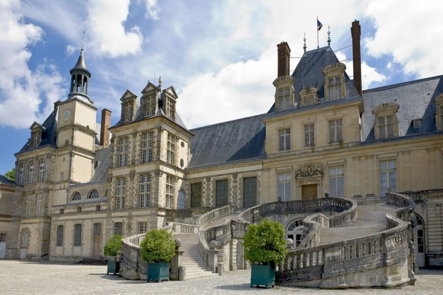 Fontainebleau & Vaux-le-Vicomte Châteaux Day Tour from Paris - Timing and Transport: Don’t Rush the Wrong Thing