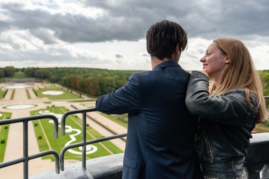 Fontainebleau & Vaux-le-Vicomte Châteaux Day Tour from Paris - Getting There: The Coach Ride and Why It Matters