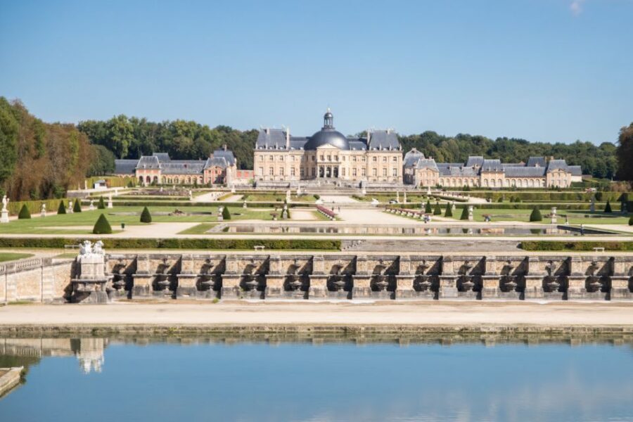 From Paris: Chateau de Fontainebleau & Vaux-Le-Vicomte Tour - Stop 2: Chateau de Fontainebleau and Napoleon’s Throne