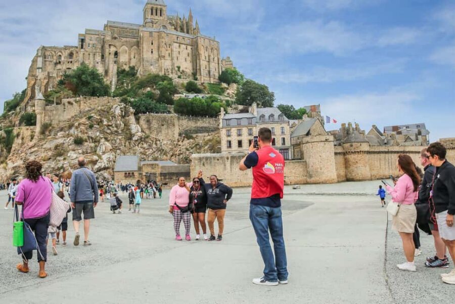 From Paris: Full-Day Mont Saint-Michel Guided Tour - Paris to Normandy in a comfort-first coach (and how to make the ride work)