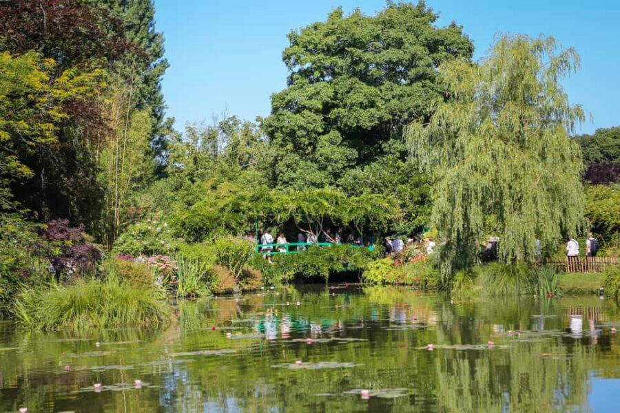 From Paris: Giverny Day Trip with Audio Guide or Live Guide - The water garden walk: lilies and weeping willows up close