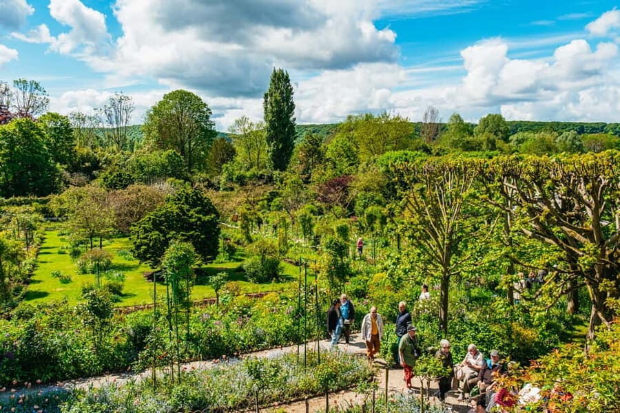 From Paris: Giverny, Monet’s House, & Gardens Half-Day Trip - Monet’s Water Garden and Lily Ponds: Timing Is Everything
