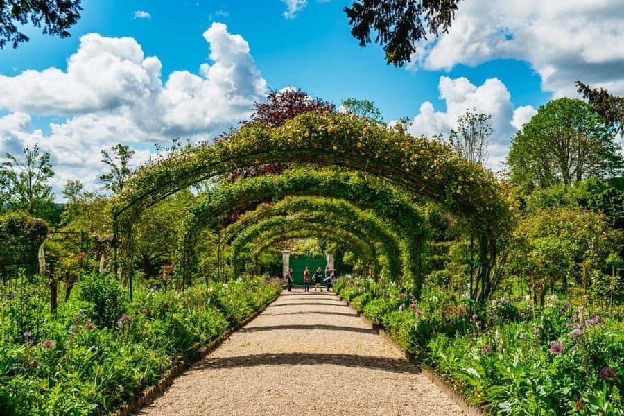 From Paris: Giverny, Monet’s House, & Gardens Half-Day Trip - Giverny Village: What to Do With the Free Time