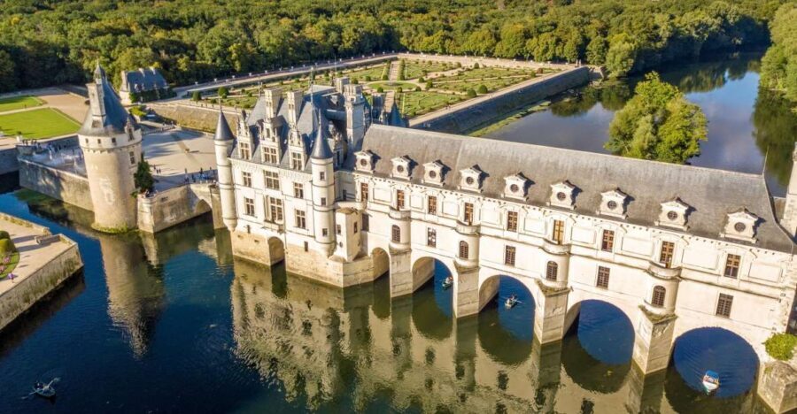 From Paris: Loire Valley Castles Day Trip With Wine Tasting - The Coach Ride Details That Actually Matter for Comfort