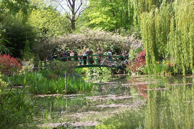 From Paris: Monet Gardens & Giverny Bike Tour with Picnic Stop - Meeting in Paris: bus to Vernon with minimal fuss