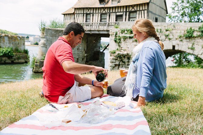 From Paris: Monet Gardens & Giverny Bike Tour with Picnic Stop - Guides and pacing: what makes the day feel smooth