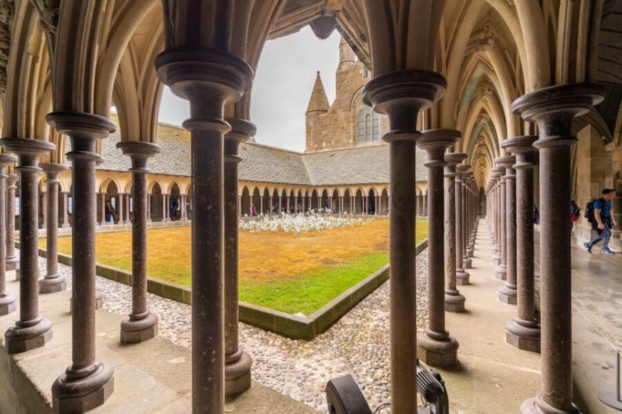 From Paris: Mont Saint Michel Day Trip with a Guide - A long coach day that actually feels organized
