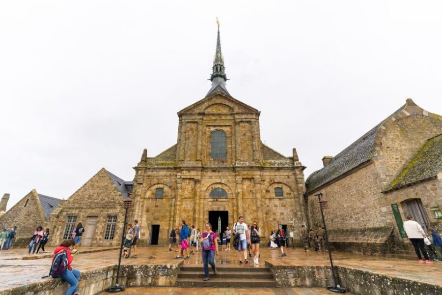 From Paris: Mont Saint Michel Day Trip with a Guide - Mont Saint-Michel orientation: the hilltop looks different when you know where to go