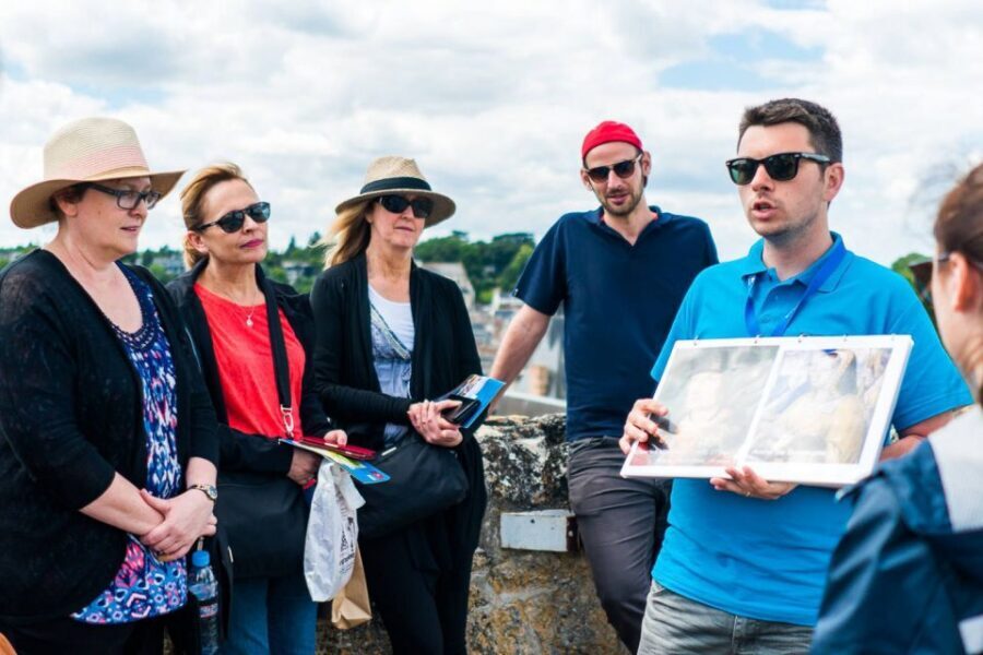 From Paris: Small-Group Loire Valley Castles Full-Day Tour - Château de Chenonceau: River Arches and Court Life Stories