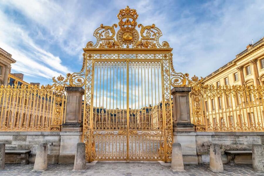 From Paris: Versailles Palace & Gardens with Transportation - Gardens Time: Musical Gardens, Fountain Shows, and the November-to-March Switch