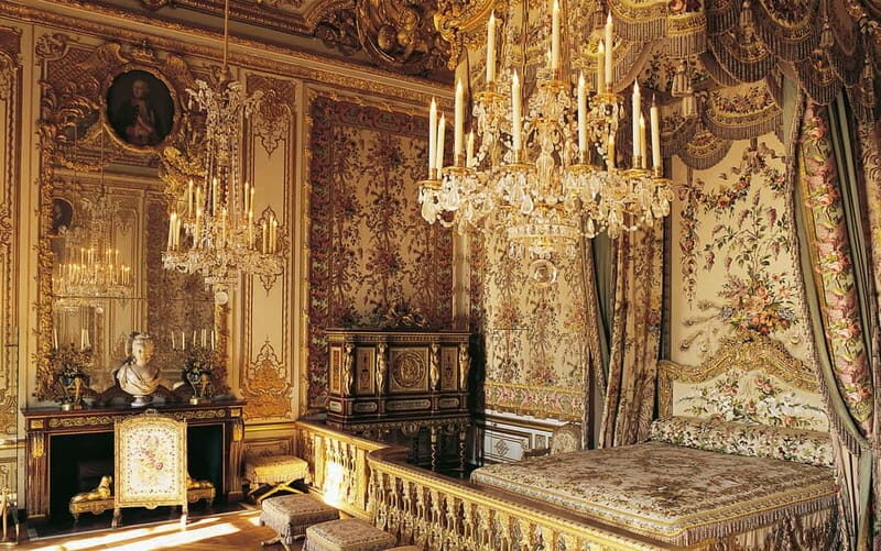 From Paris: Versailles Palace Guided Tour with Bus Transfers - Air-conditioned comfort on the way back: timing and drop-off