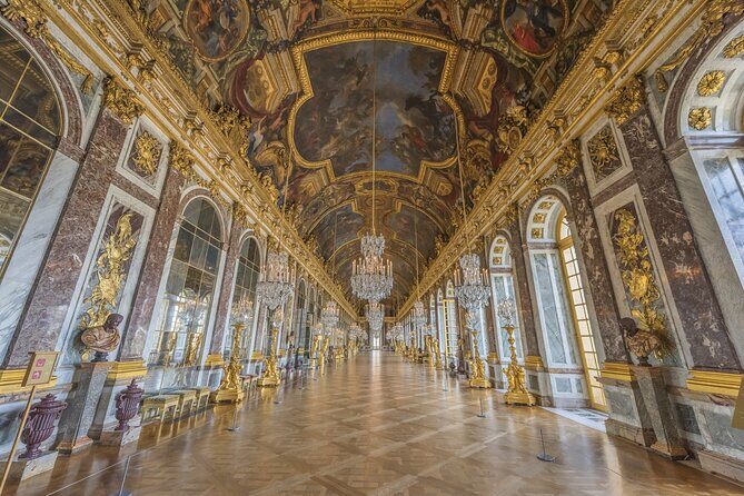 From Paris: Versailles Palace Guided Tour with Gardens Access - When you upgrade: Full-day Giverny with Monet house access