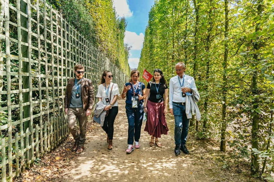 From Paris: Versailles Skip-the-Line Tour & Gardens Access - From Paris to Versailles by coach: less friction, more sightseeing