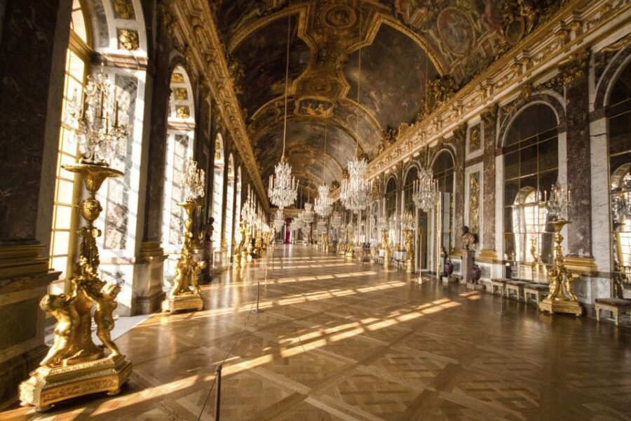 Gardens of Versailles Walking Tour & Palace Entry - Entering the Chateau: Timed Ticket Helps, Crowds Still Exist