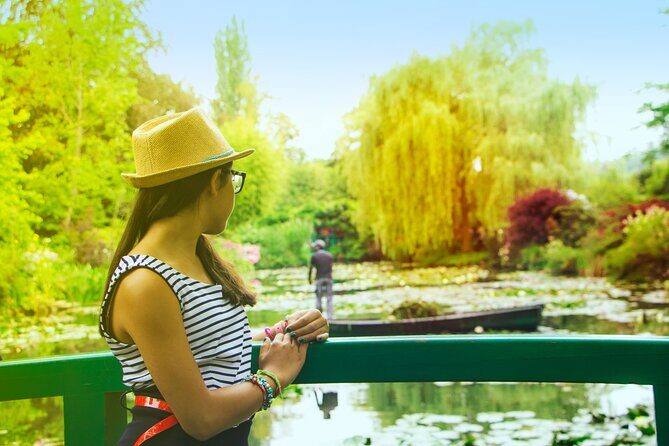 Giverny Monet’s Home and Gardens Half Day Tour from Paris - How the Paris-to-Giverny ride sets the tone