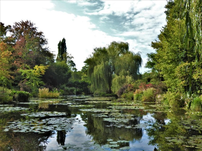 Giverny: Monet’s House and Gardens Skip-the-Line Tour - Photo moments without losing the plot