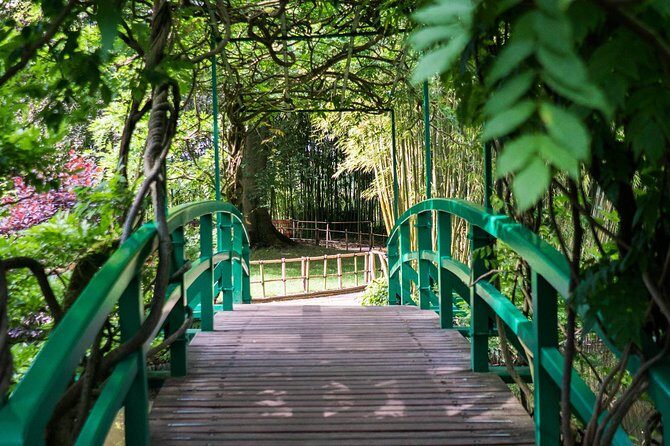 Giverny Small-Group Half Day Trip with Monet’s Gardens from Paris - Clos Normand: the iris paths and capucines you’ll recognize