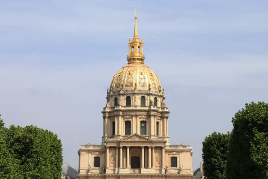 Highlights of Paris Bike Tour in English or Dutch - Louvre Museum: Grand Exterior Views Without the Full-Day Commitment