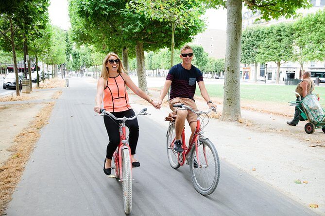 Highlights of Paris Bike Tour w/ a Local Guide (English or Dutch) - Stop by stop: the route that strings Paris together
