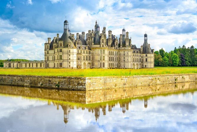 Loire Valley Castles Trip with Chenonceau and Chambord from Paris - Château de Chambord: the star stop and its 1-hour inside visit