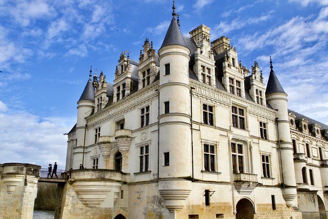 Loire Valley Royal Castles Guided Small group Day Trip from Paris - Chateau de Chenonceau: the Ladies Castle over the Cher