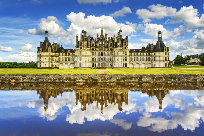 Loire Valley Wine and Castles Small-Group Day Trip from Paris - The 7:00 am Paris start that sets the tone for the day