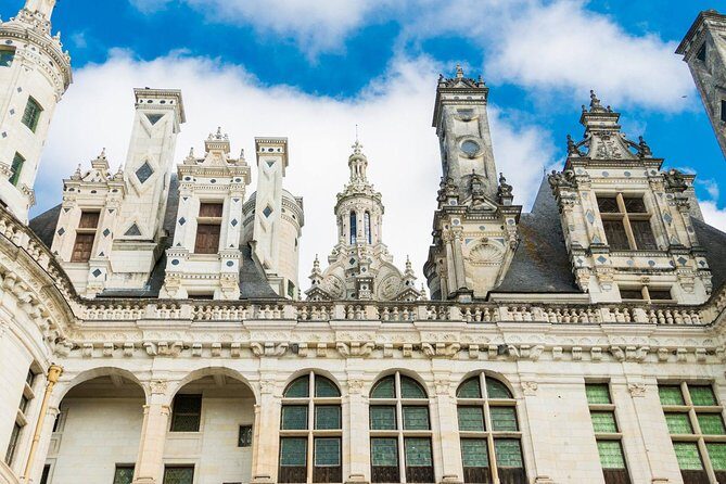 Loire Valley Wine and Castles Small-Group Day Trip from Paris - Van comfort and the small-group reality check
