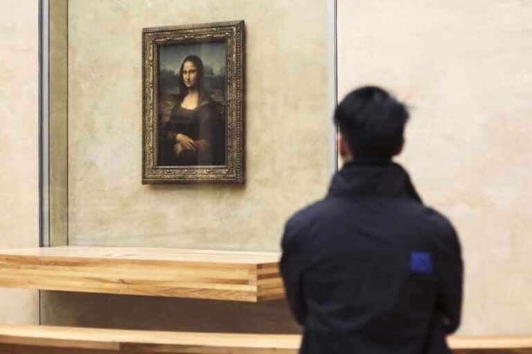 Louvre Museum: Mona Lisa Without the Crowds Last Entry Tour - The Louvre moat and classical sculpture stops