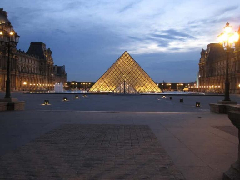 Louvre Museum Timed Entrance Ticket with Audio Guide - Entering the Louvre: Timed Queue, Security Check, and WhatsApp Tickets