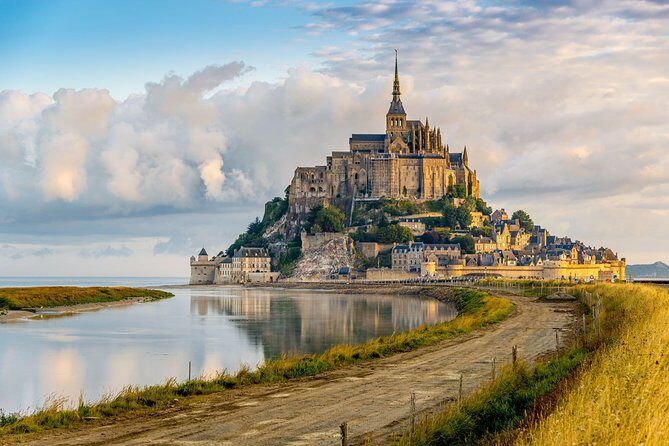 Mont Saint Michel Guided Day Trip with Abbey Entry from Paris - Weather, tides, and the September Heritage Days twist