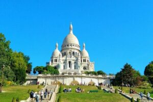 Montmartre Hill French Gourmet Food and Wine Tasting Walking Tour - Where you start and end: Place Blanche to Sacré-Cœur